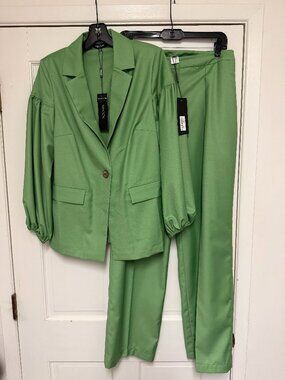 NEW with Tags Misook Pantsuit. sz XS - S